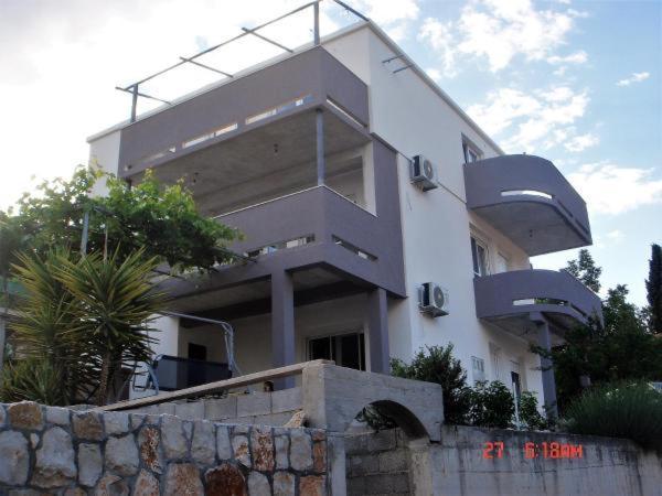 Apartments 4 Me Trogir Bagian luar foto