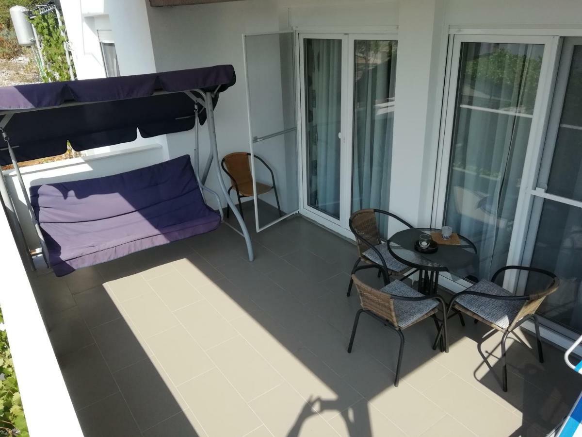 Apartments 4 Me Trogir Bagian luar foto